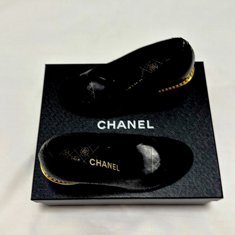 Channel , High hills shoes , dressed up for dining or office . Very comfortable.
